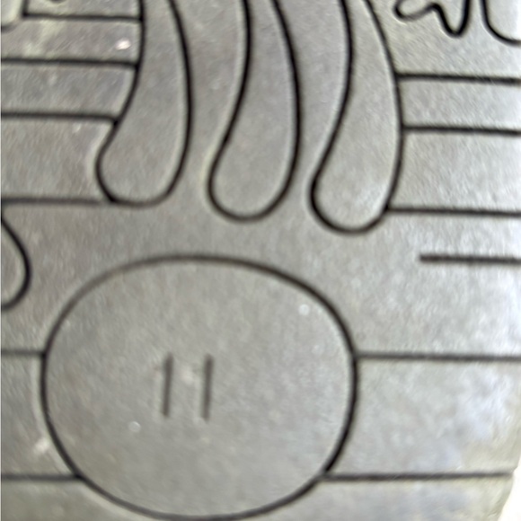 BearPaw Olive Green Winter Boots Women Size: 11 - Picture 10 of 13